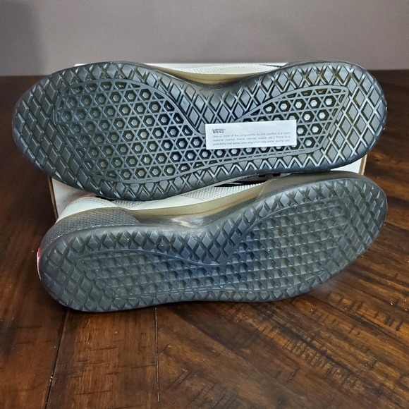 Vans Ave Nubuck Timber Wolf Men Size 7.5, Equivalent to Women Size 9 - Picture 7 of 10